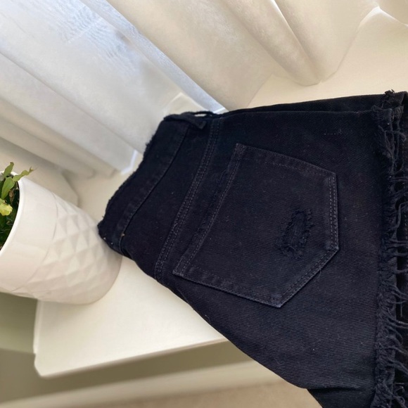 BLACK DISTRESSED DENIM SHORTS - Picture 4 of 4